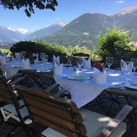 Restaurant Gruenwalderhof 3*